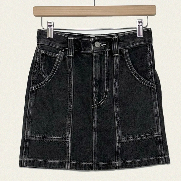 Levi’s Carpenter Skirt - Picture 5 of 6